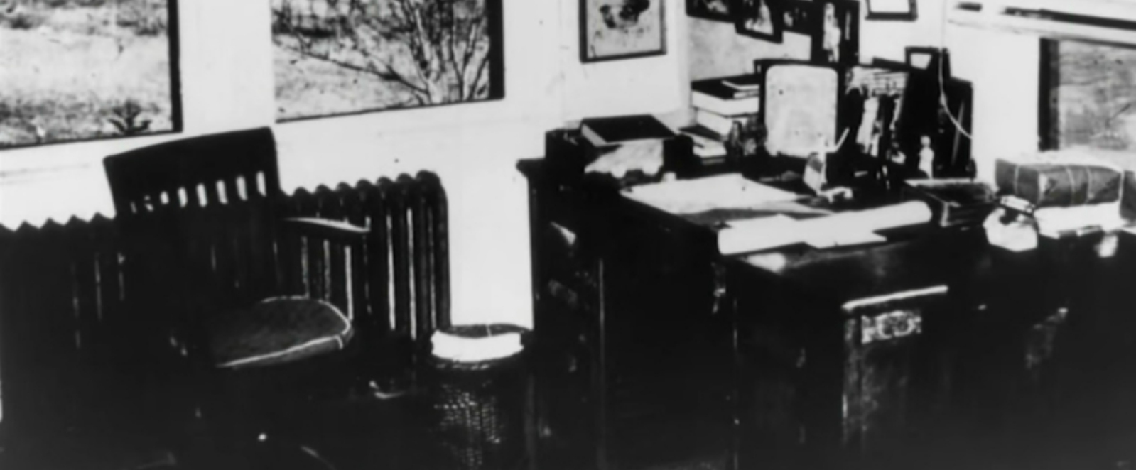 cayces desk